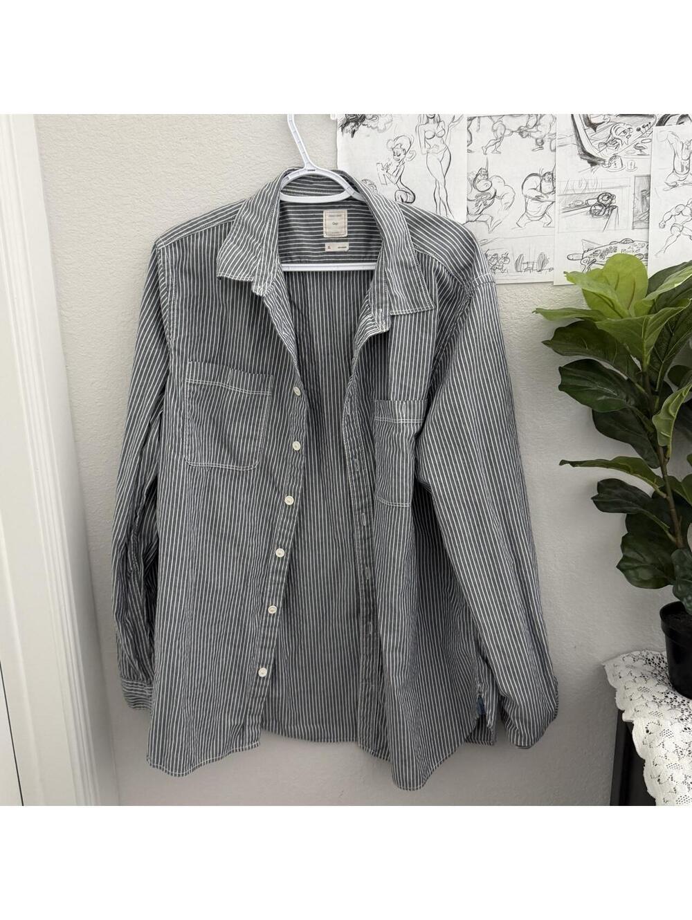 Gap 100% cotton striped button up shirt